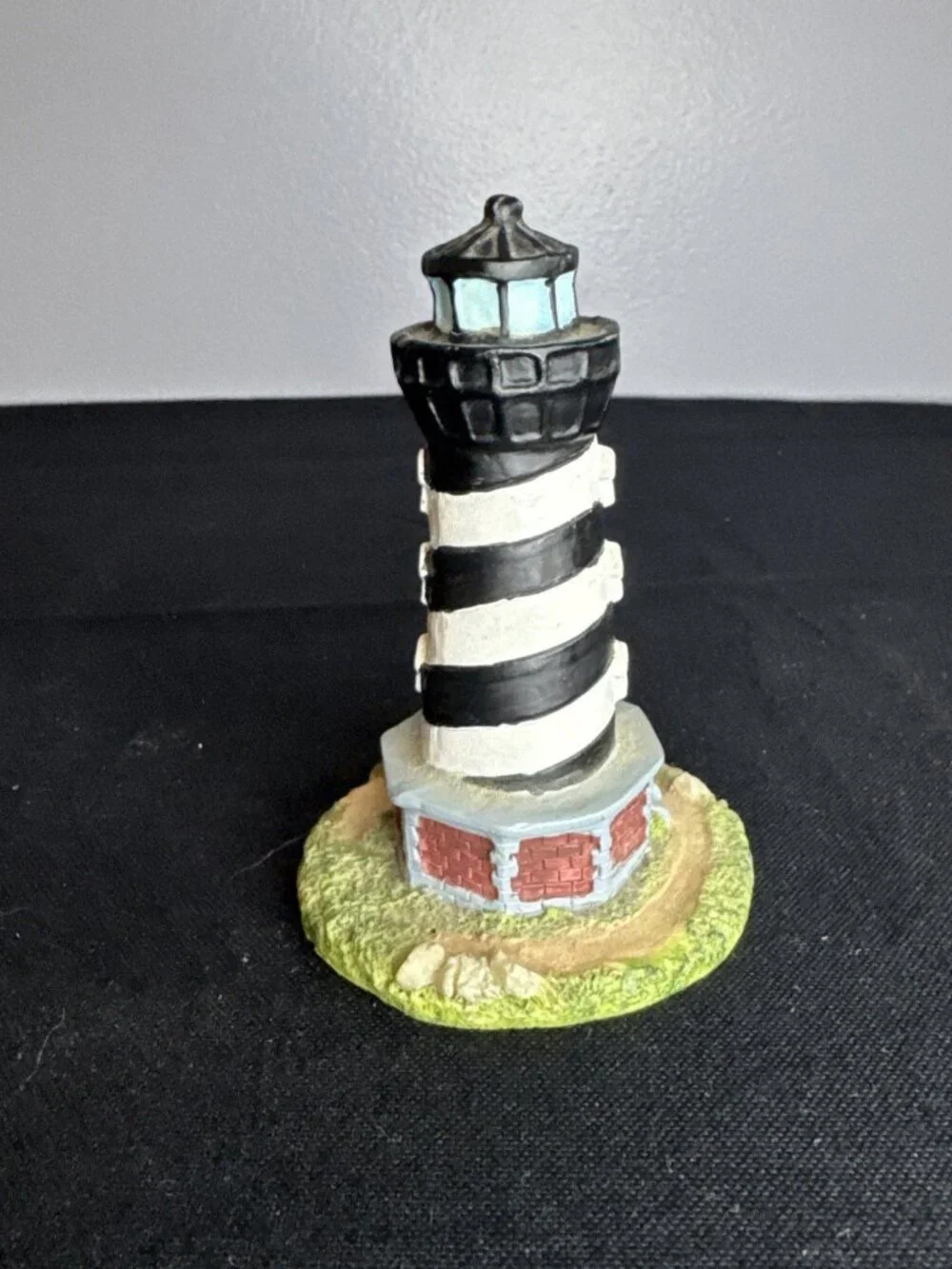 N/A lighthouse figurine